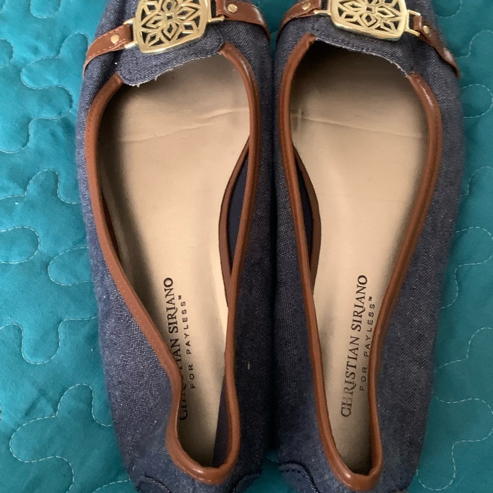 Christian Siriano Flats - Picture 4 of 12